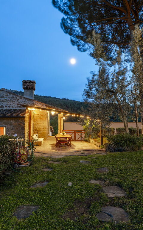 Bigiolo a Melazzano: Have, Udendørs