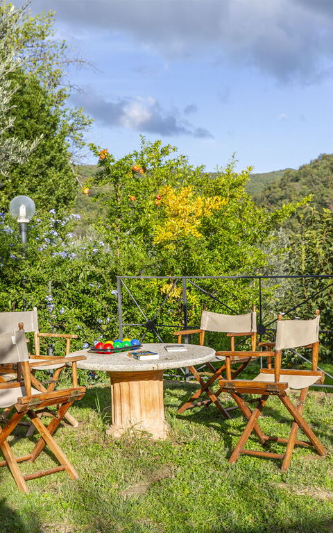 Bigiolo a Melazzano: Have, Udendørs