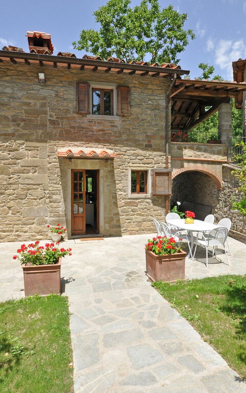 Villa Dame: Have, Udendørs, Udvendige