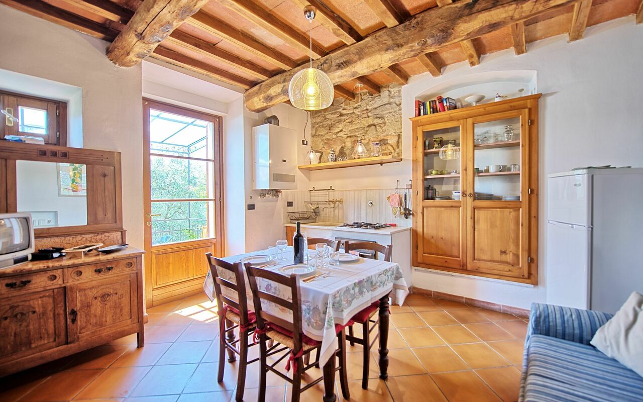 Feriebolig Rustico: Frokostlokale, Køkken, Stue