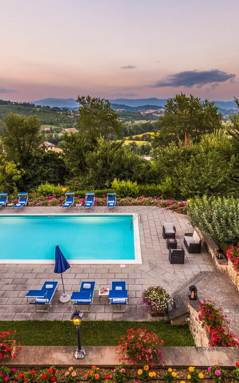 Palazzo Rosadi: pool, Udendørs