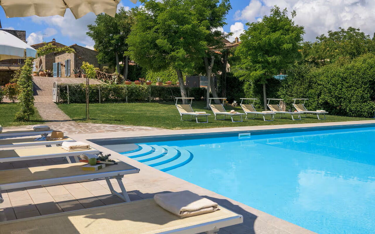 Villa Giare: pool, Udendørs