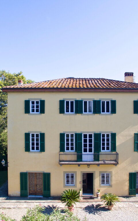 Villa Pedone: Udendørs, Udvendige