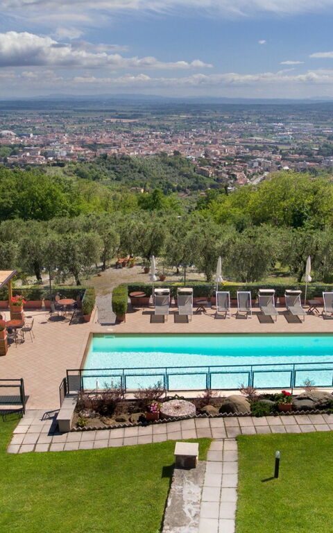 Villa Le Ferrette: Have, pool, Visninger