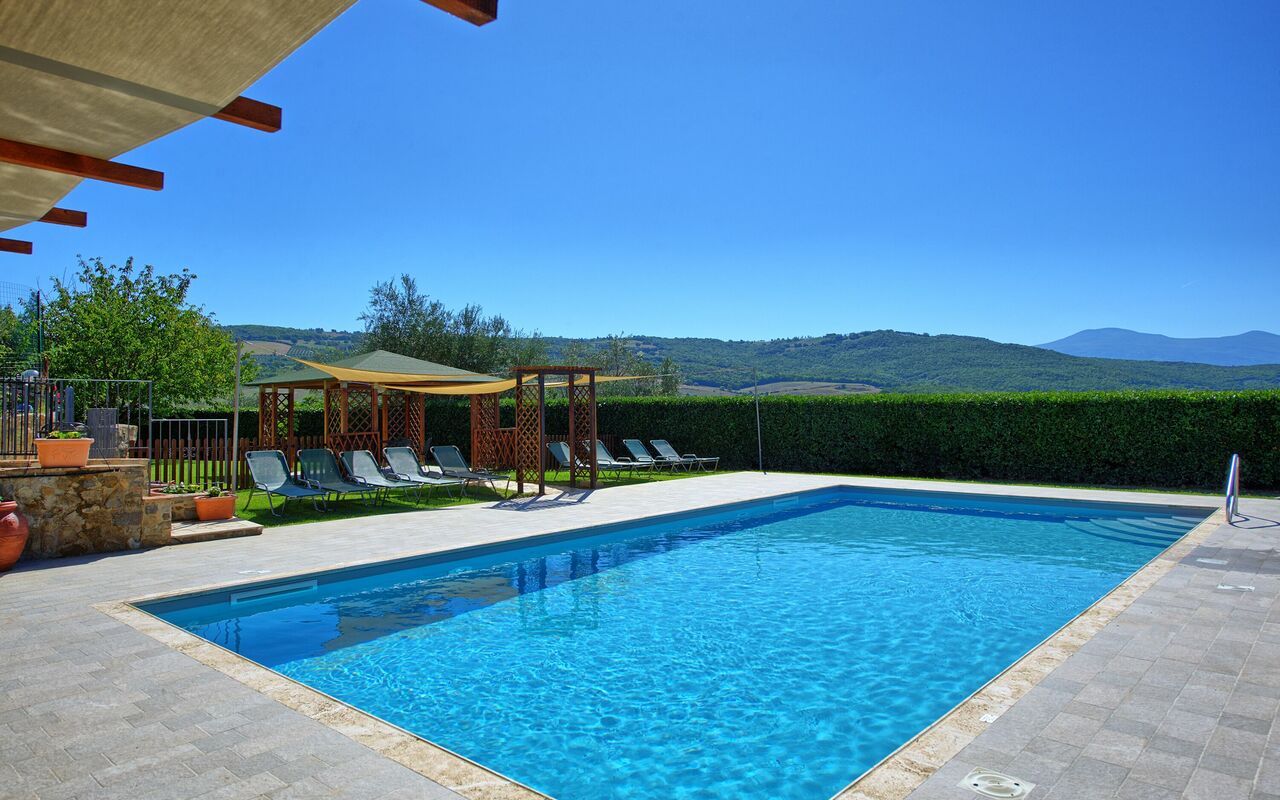 Cerretalta: pool, Sommer, Visninger