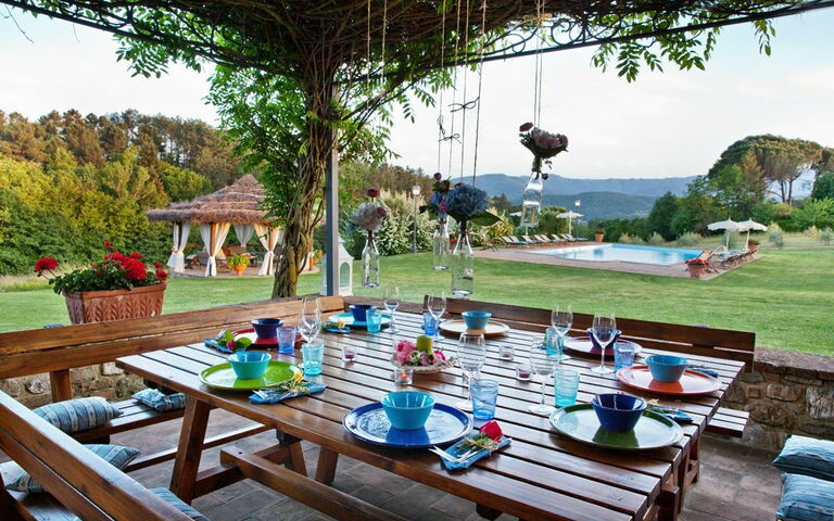 Villa Sant' Angelo: Have, Udendørs