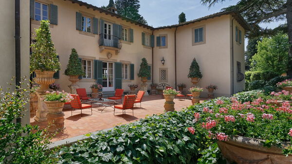 Villa de Ranieri: Have, Udvendige