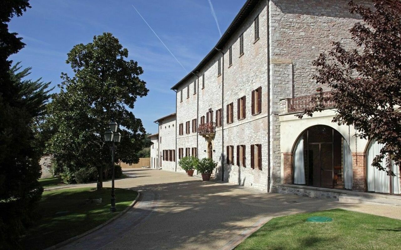 Villa Gubbio: Have, Udendørs, Udvendige