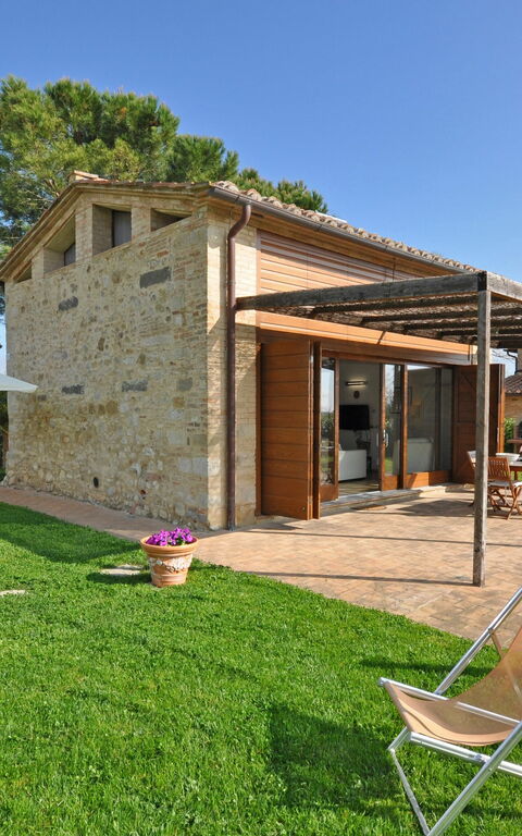 Capannino: Have, Udvendige