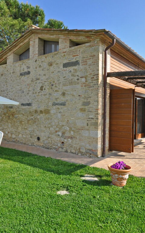 Capannino: Have, Udvendige