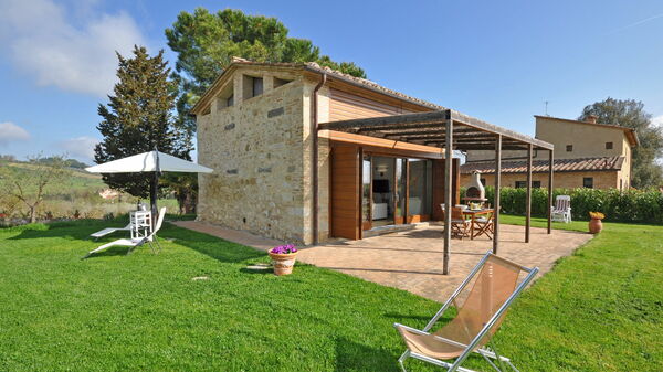 Capannino: Have, Udvendige