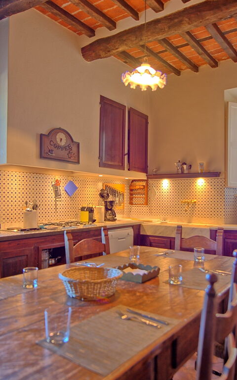 Villa Camaiore: Frokostlokale, Køkken