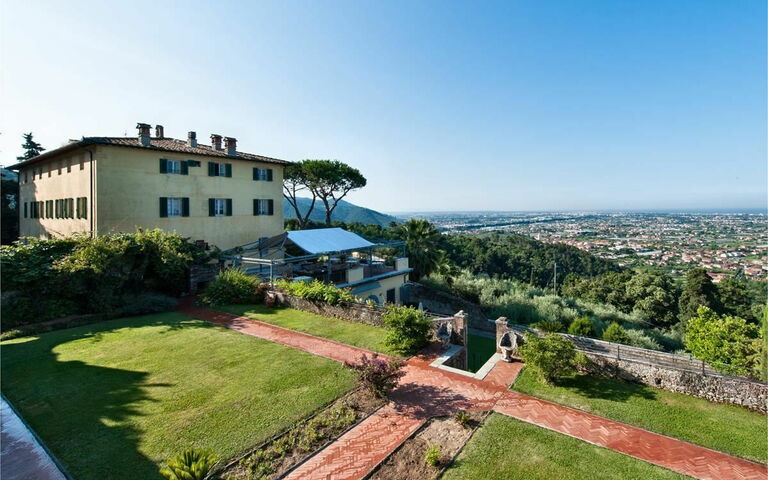 Villa Camaiore: Have, Udvendige