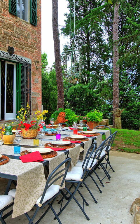 Villa Lorenza: Have, Udendørs, Udvendige