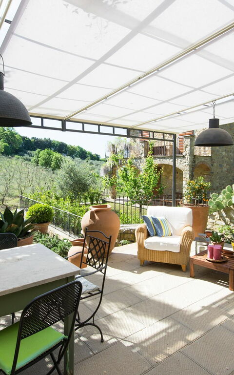 Villa Nova: Udendørs, Udvendige