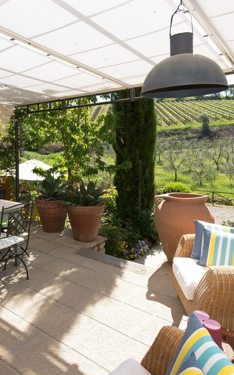 Villa Nova: Udendørs, Udvendige