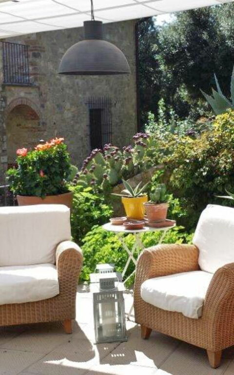 Villa Nova: Udendørs, Udvendige