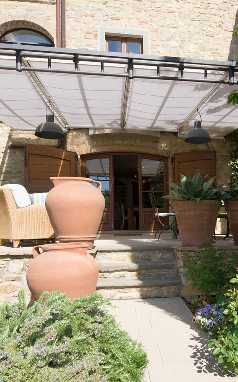 Villa Nova: Udendørs, Udvendige