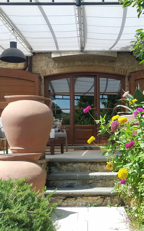 Villa Nova: Udendørs, Udvendige