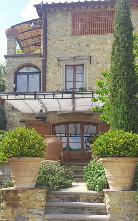 Villa Nova: Udendørs, Udvendige