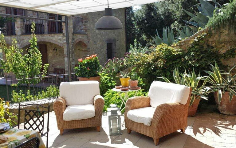 Villa Nova: Udendørs, Udvendige