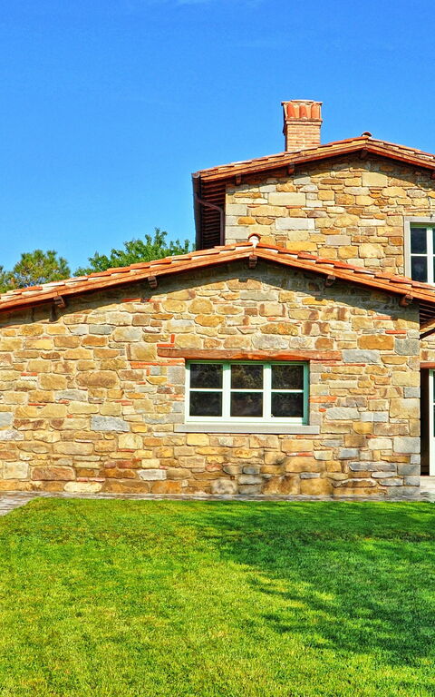 Villa Noceta: Have, Udendørs, Udvendige