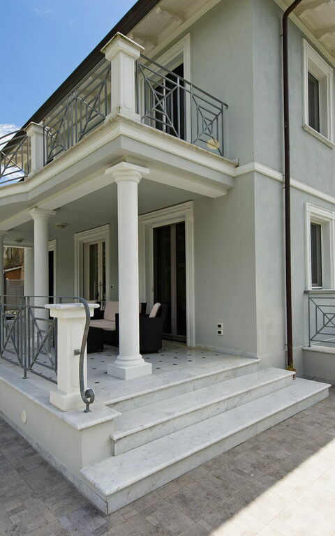 Villa Raffaela: Have, Udendørs, Udvendige