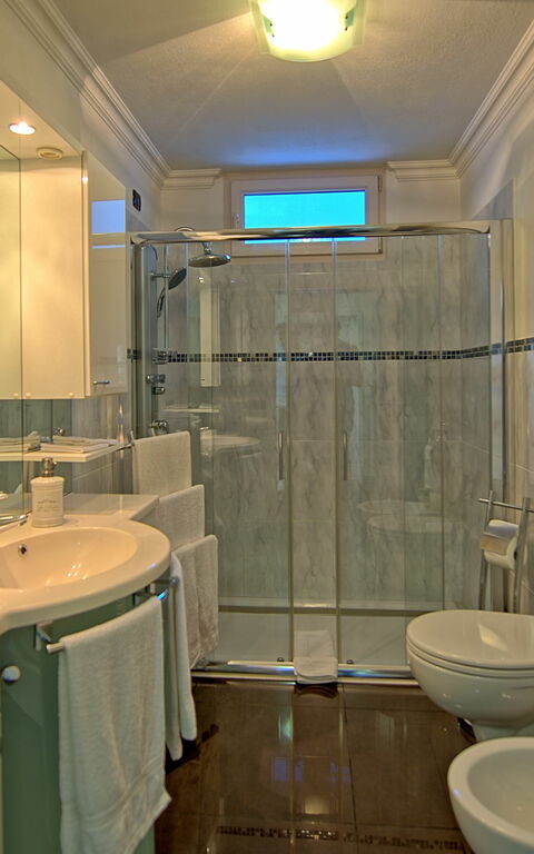 Villa Raffaela: Badeværelse