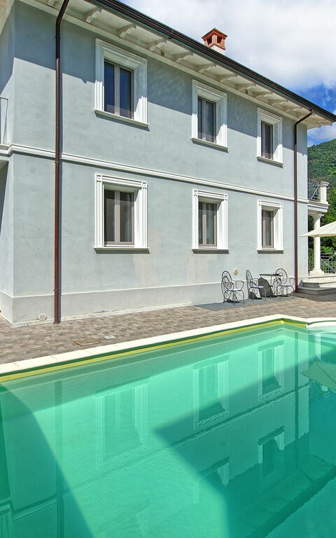 Villa Raffaela: pool, Udendørs