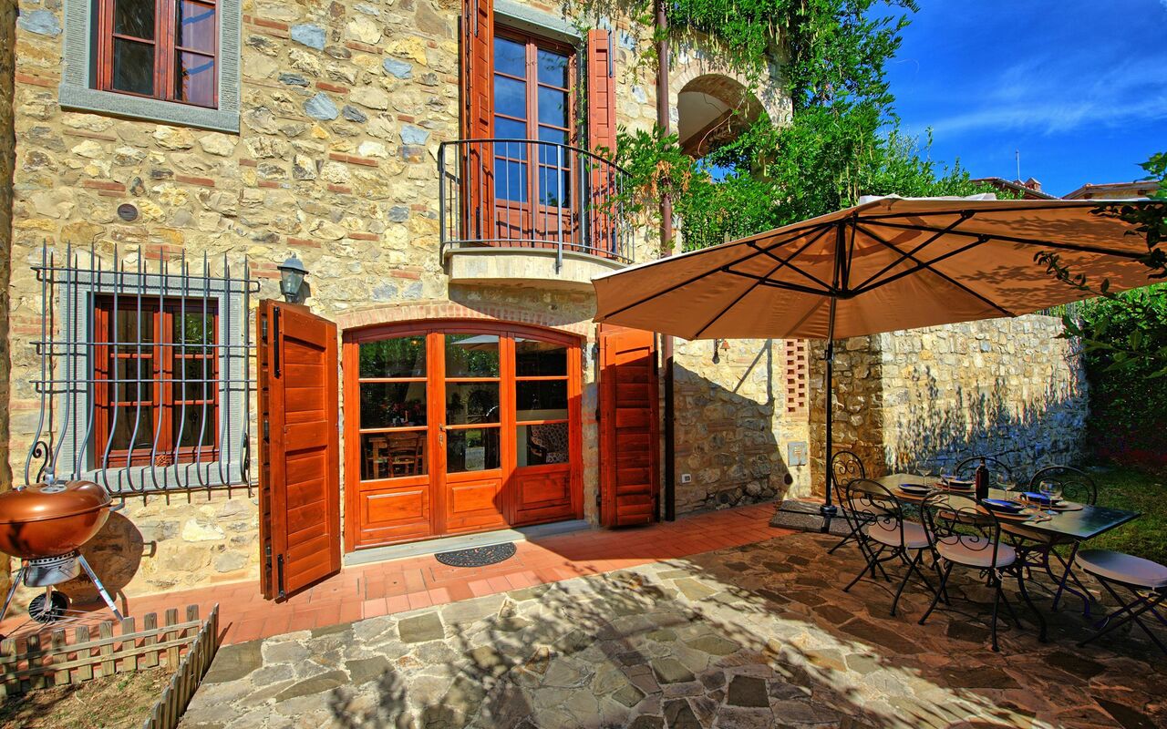 Casa Maria Luisa: Hovedindgang, Udendørs