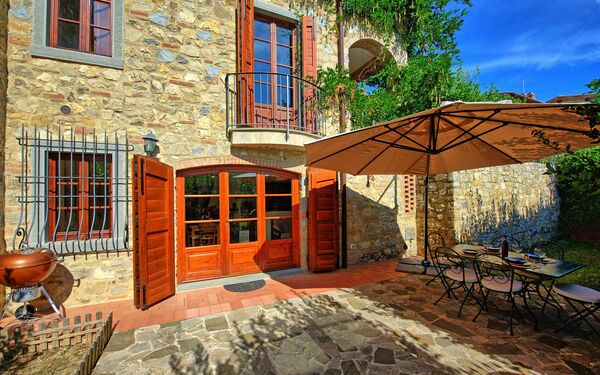 Casa Maria Luisa: Hovedindgang, Udendørs