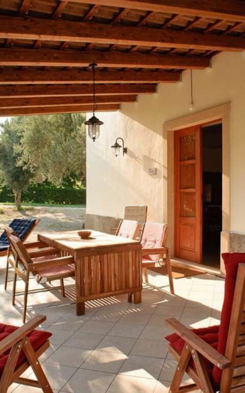 Cicero: Have, Udvendige