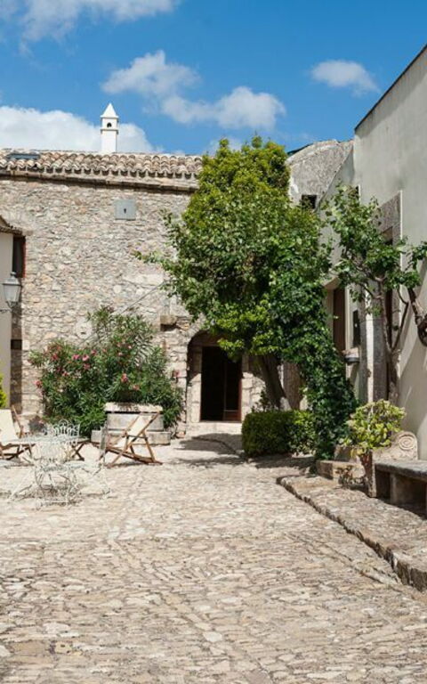 Baglio Maranzano - Titi: Have, Udvendige