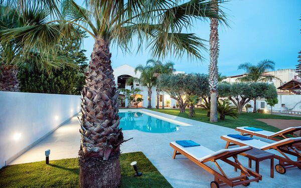 Casa Marsala: Have, pool