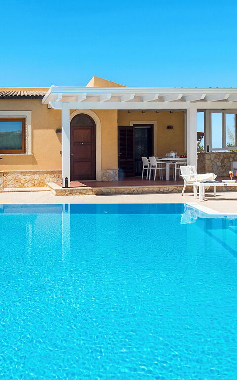 Afrodite: pool, Udendørs, Udvendige