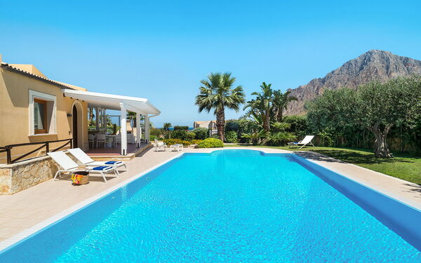 Afrodite: pool, Sommer, Udendørs