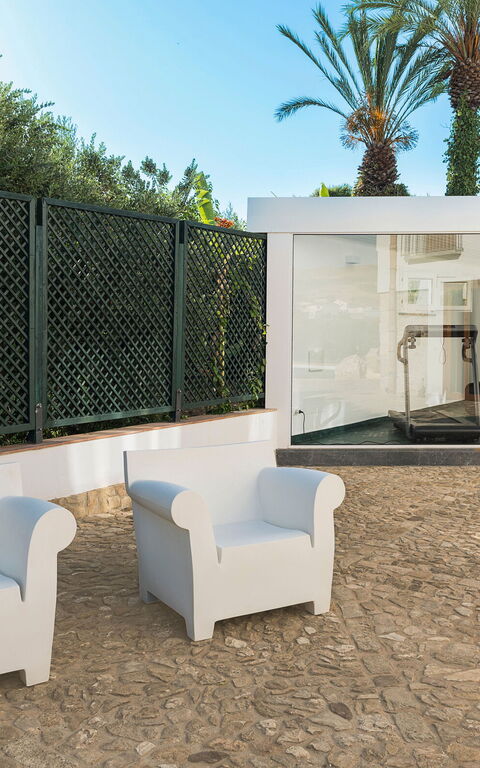 Villa Ager Costa: Udendørs, Udvendige