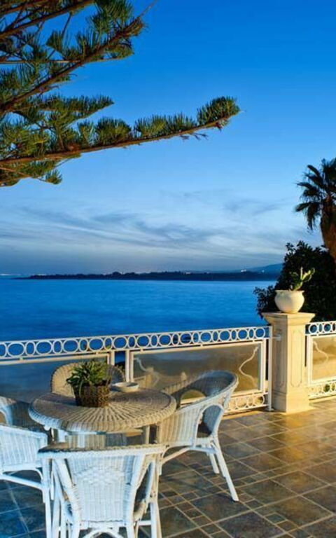 Villa Antares: Udendørs