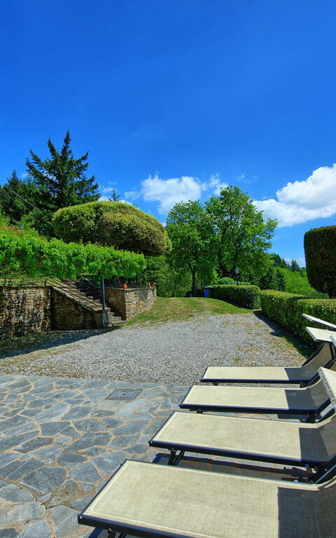 Villa Portole Due: Have, Udendørs