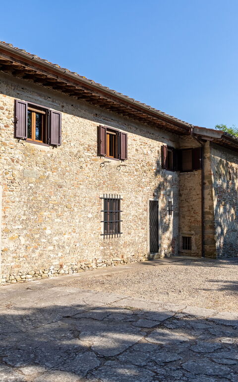 Casale Giotto: Udendørs, Udvendige