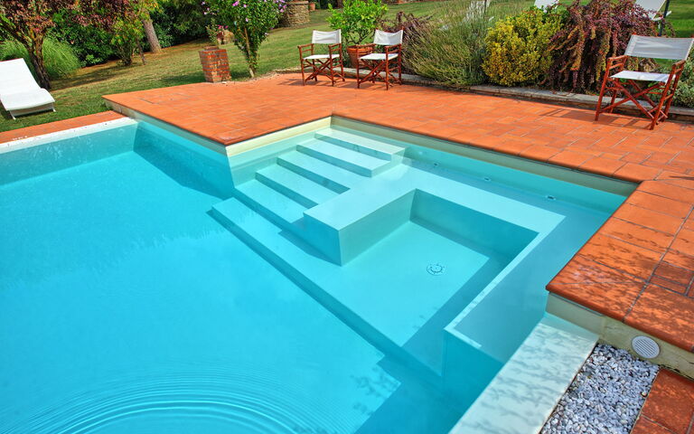 Villa Marika: pool, Sommer