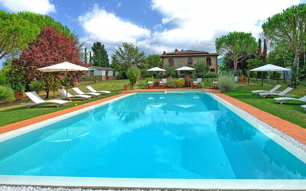 Villa Marika: pool, Sommer