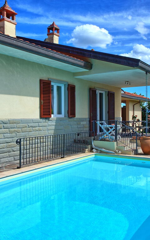 Villa Pratovecchio: pool, Udendørs, Udvendige