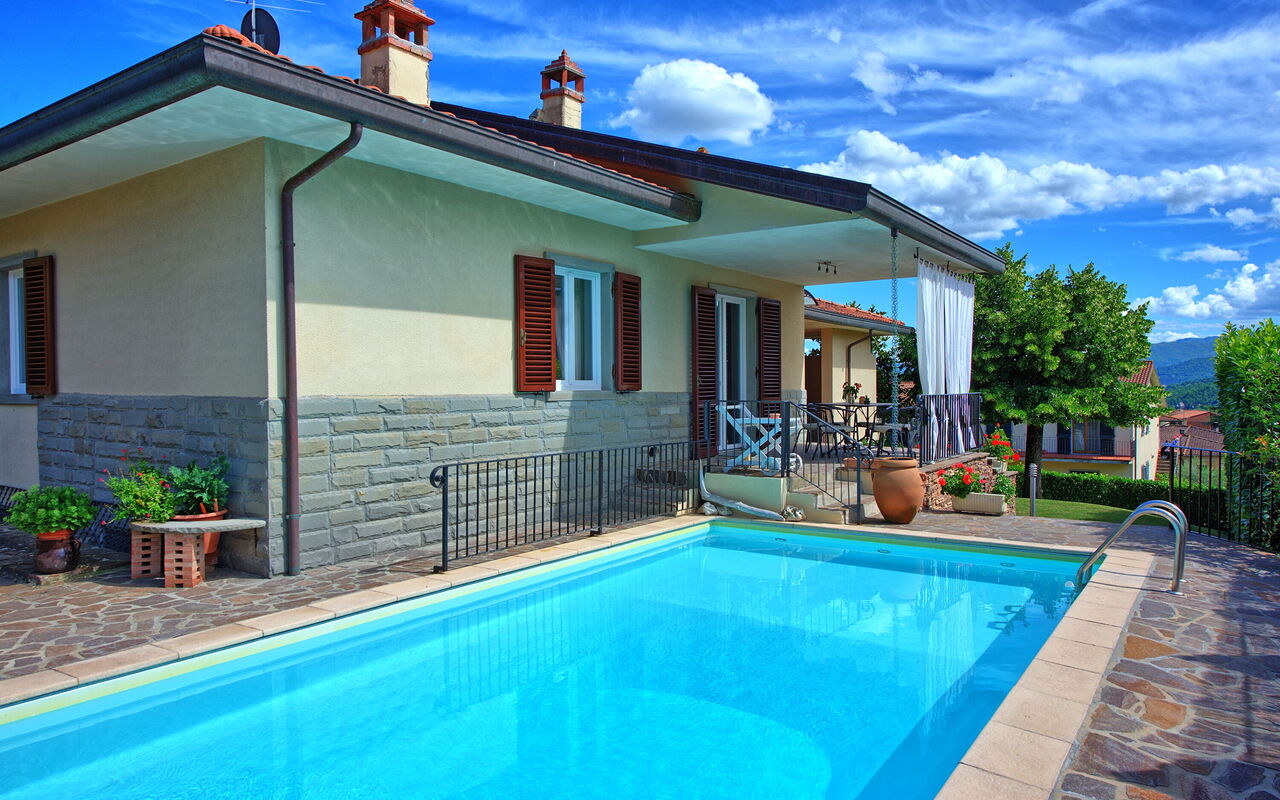 Villa Pratovecchio: pool, Udendørs, Udvendige
