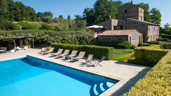 Casale Porano: Have, pool, Udvendige