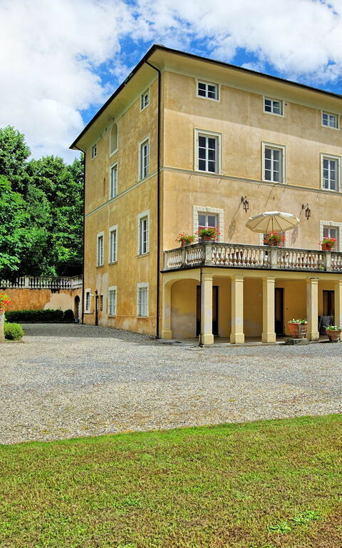 Villa Fiamma: Have, Udvendige