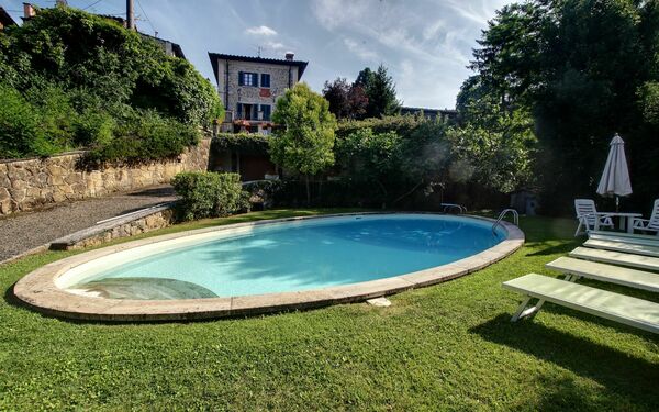 Villa Lucolena: pool