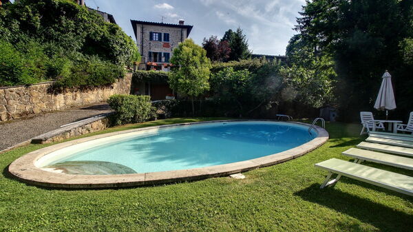 Villa Lucolena: pool