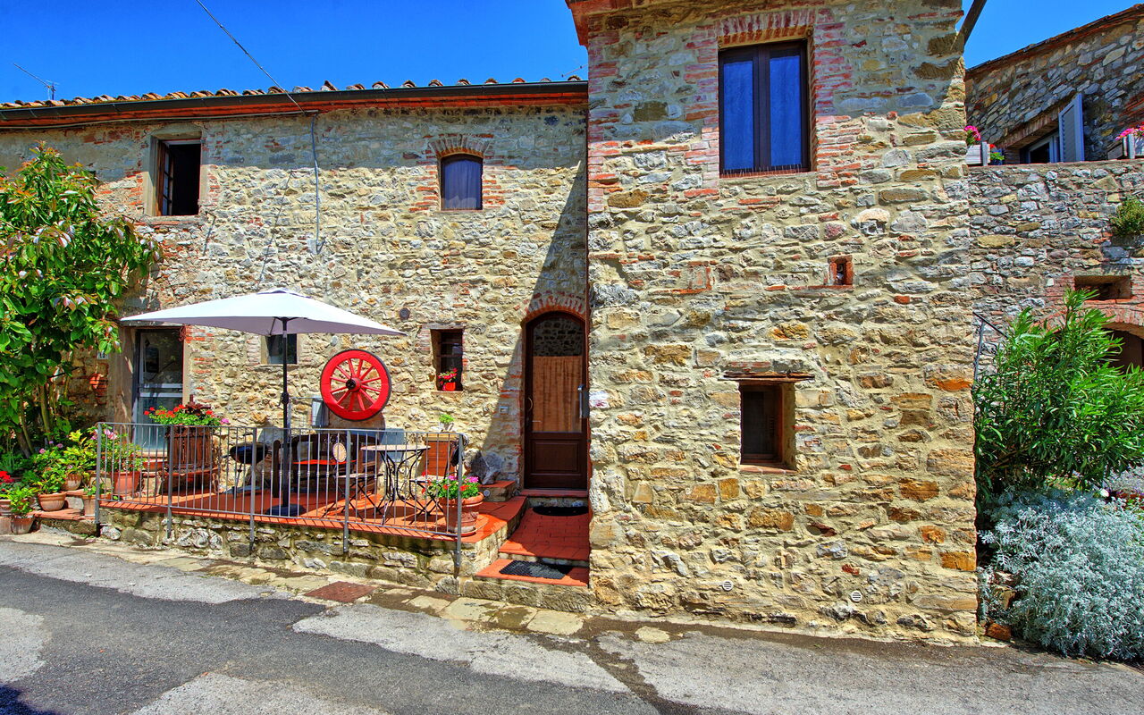 La Ruota: Sommer, Udvendige