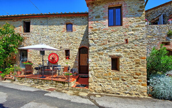 La Ruota: Sommer, Udvendige